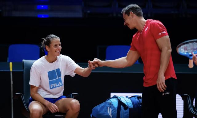 趣体育-卡普与前教练巴金再续前缘 能否阻其继续沉沦？